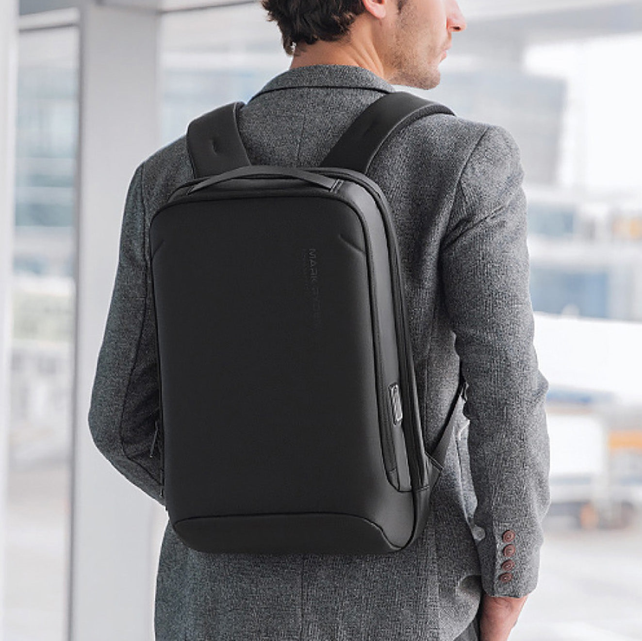 Sac à dos USB à coque rigide ordinateur 15.6" MR-0119